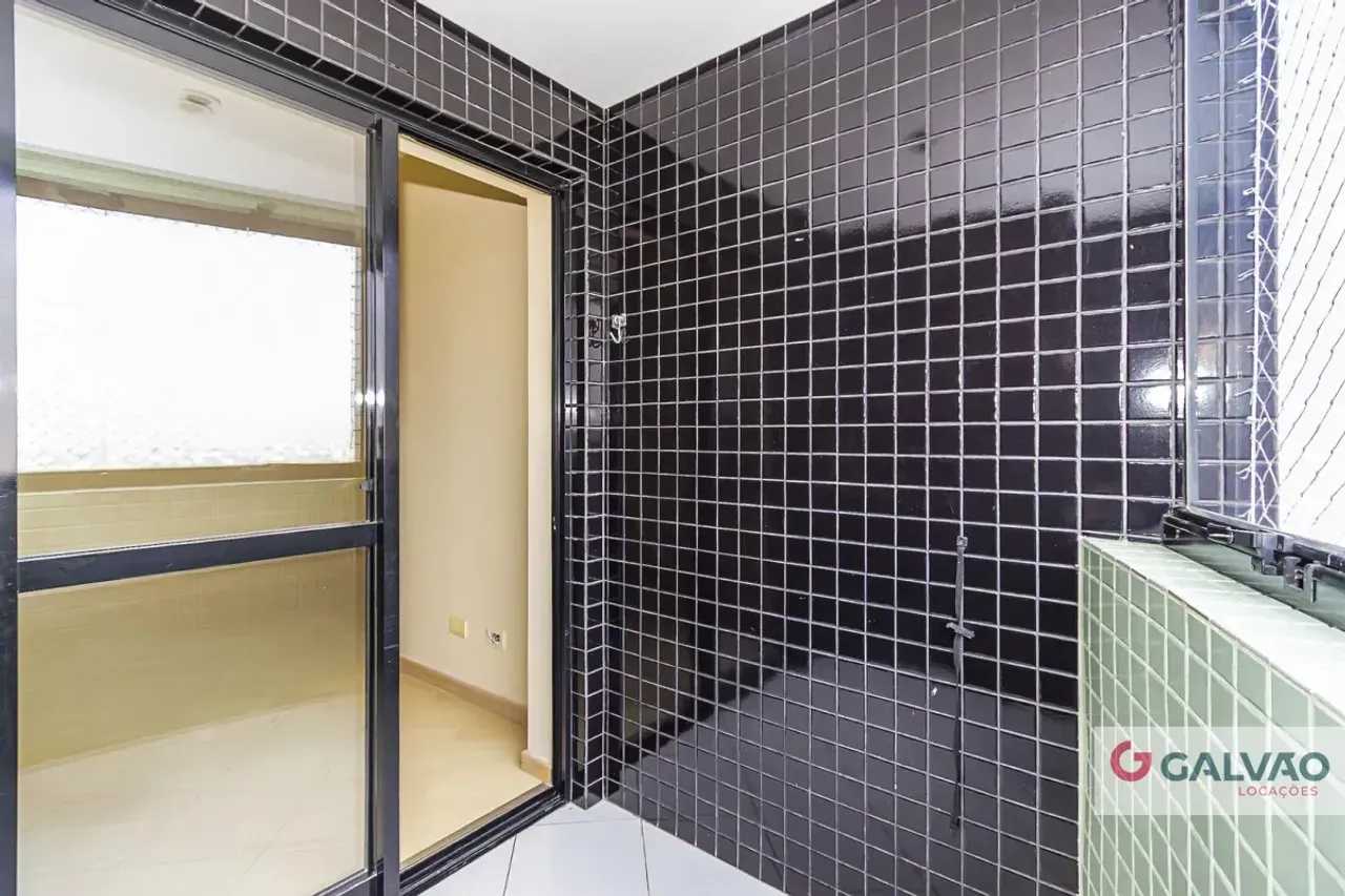 Rental apartment with 3 bedrooms and a balcony — photo 9