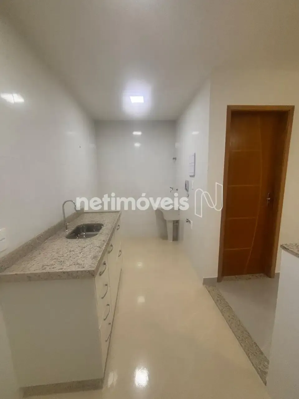 1-bedroom apartment with open-plan kitchen — photo 8