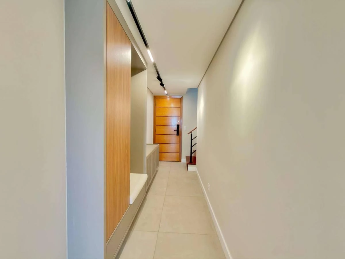 3-bedroom apartment in a building with a gym — photo 20