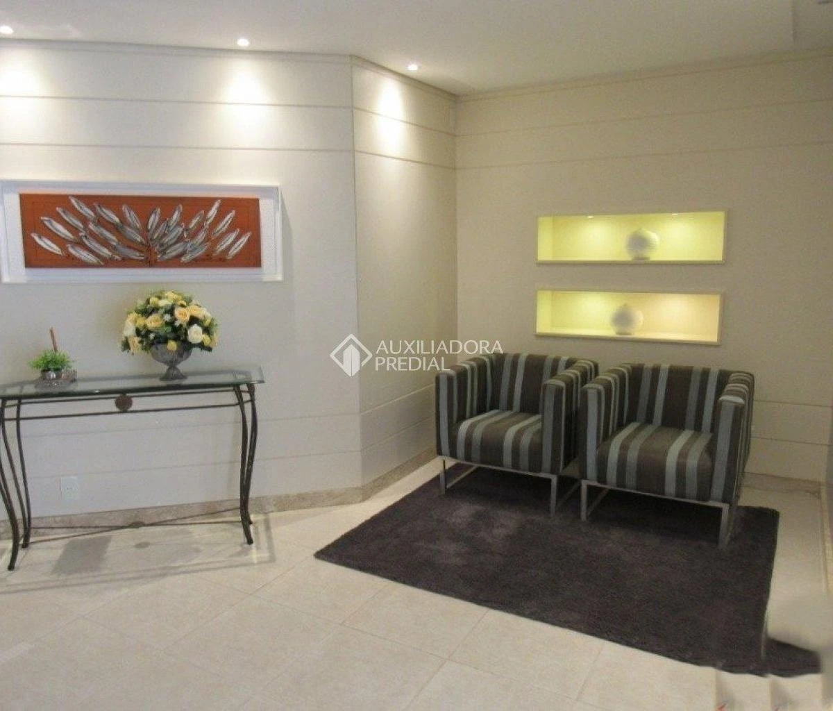 3-bedroom apartment with a washing machine — photo 27
