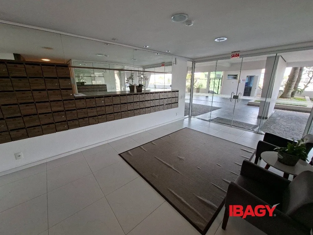 Furnished 95 m² apartment with 2 bedrooms and a desk — photo 34