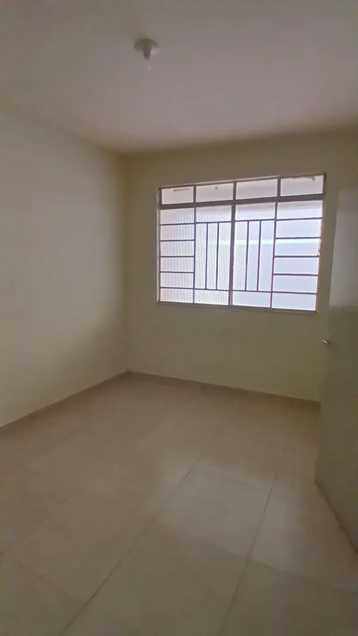 Unfurnished 2-bedroom house with gas stove and parking — photo 8