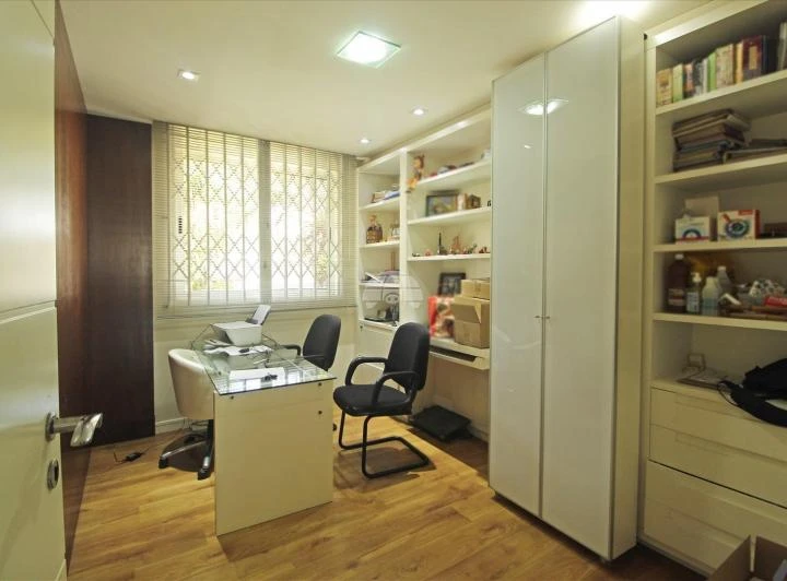 4-bedroom house with 3 en-suites and a balcony — photo 6