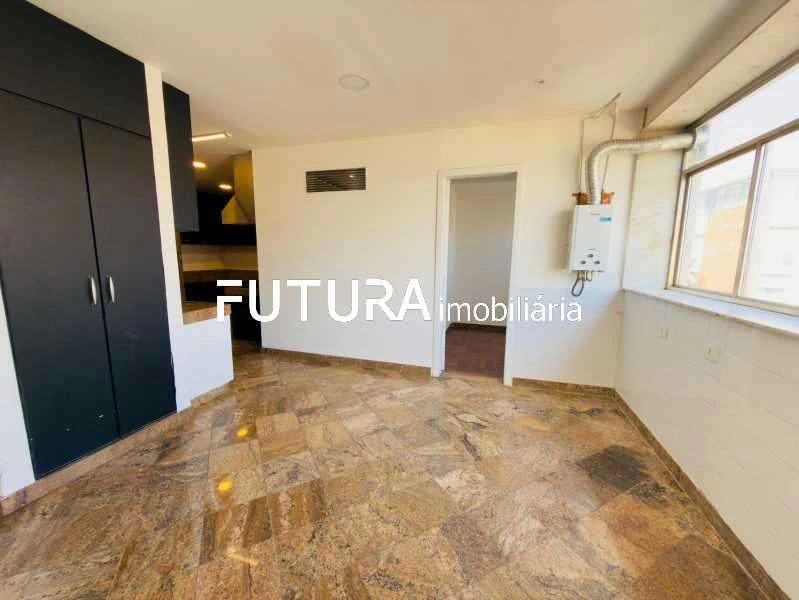250 m² apartment with 4 bedrooms and 3 parking spots — photo 9