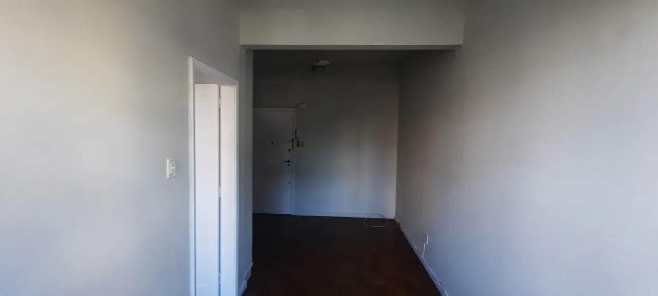 Деревянный пол или ламинат и 1 спальня: квартира 30 м² — photo 29