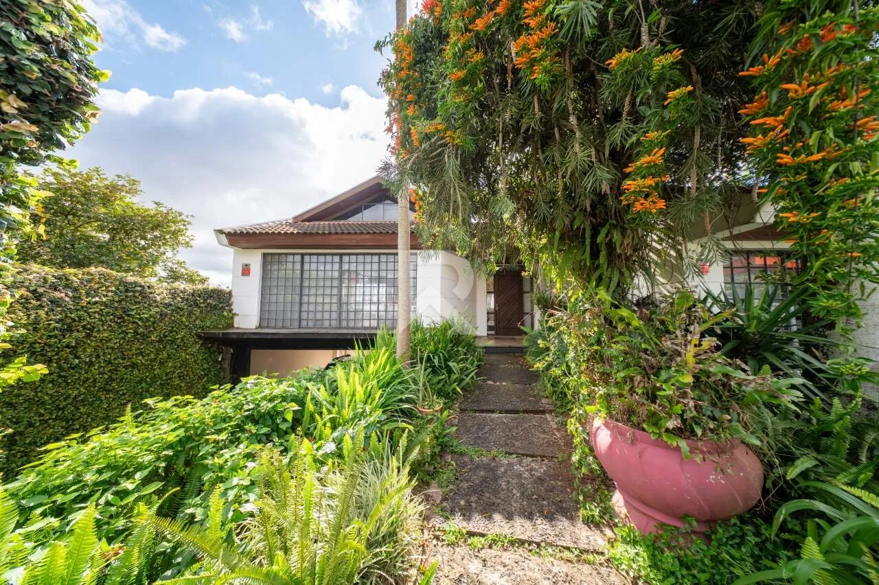 House with 5 bedrooms and 460 m² with private BBQ — photo 3