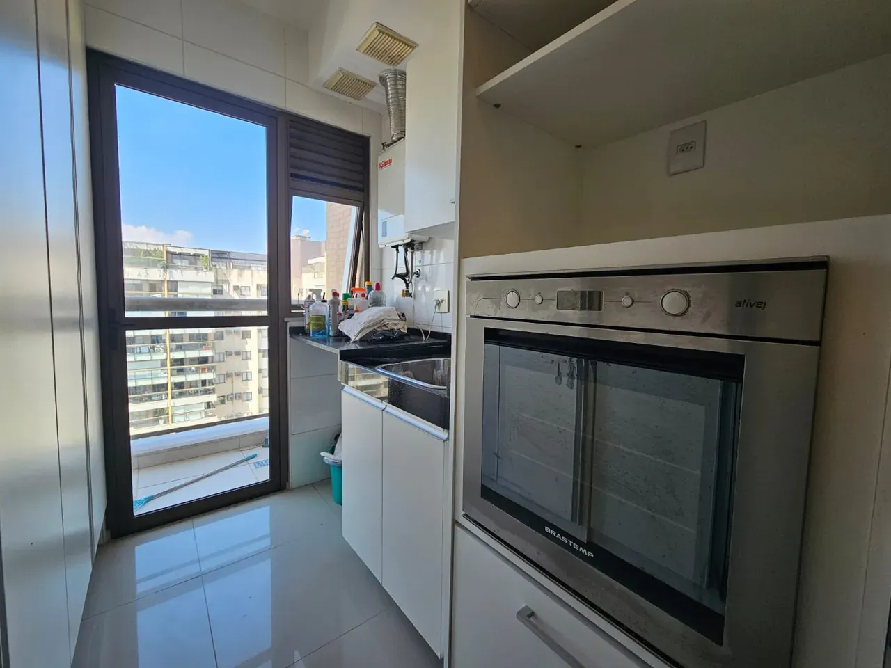 Apartment with separate gas kitchen and 4 bathrooms — photo 8