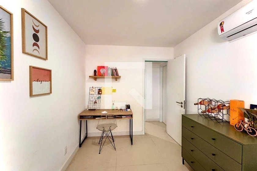 79 m² apartment with a washing machine and a home office — photo 4