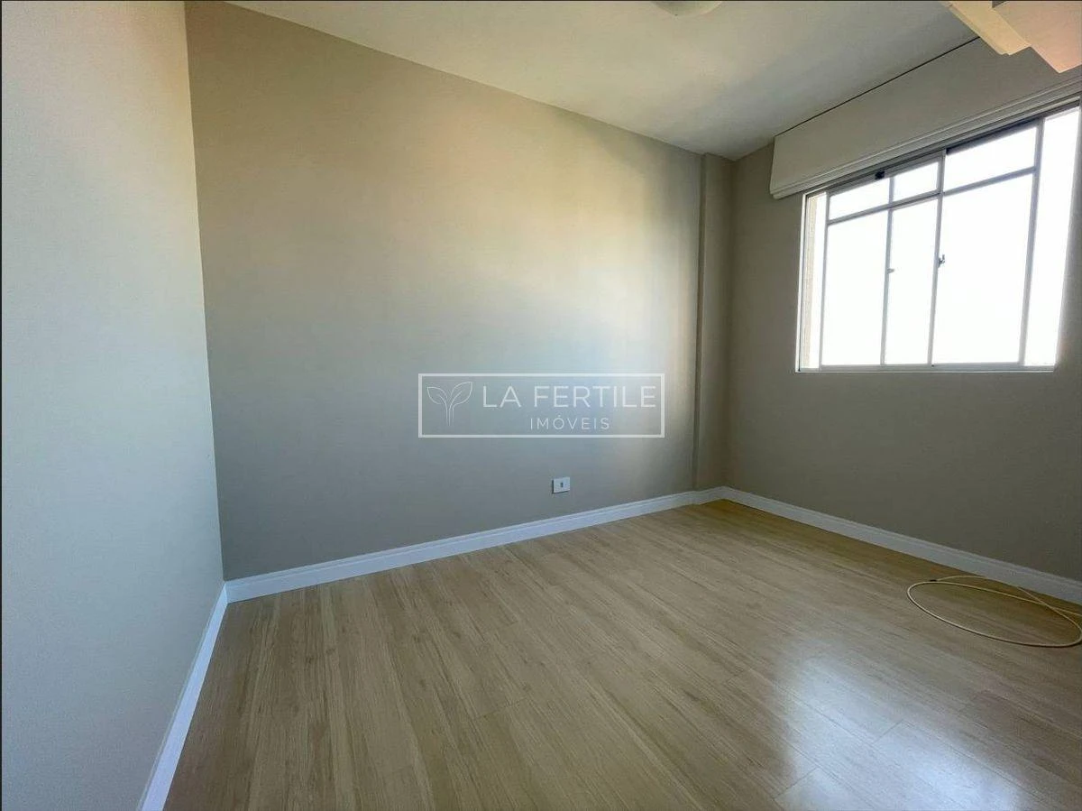 Furnished apartment, 55 m², with wood or laminate floors — photo 6