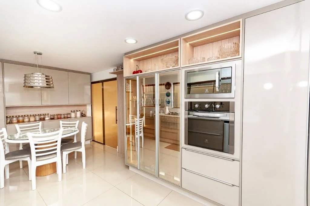 Furnished house with 4 bedrooms across 1167 m² and 8 spots — photo 36