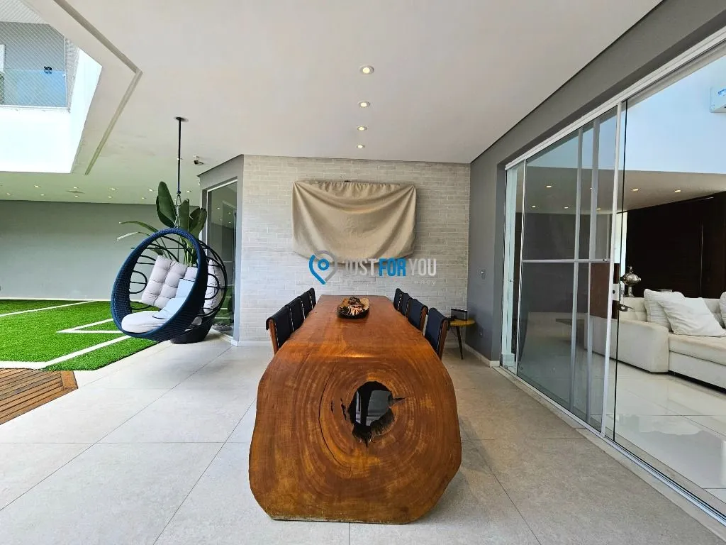 Casa com 4 dormitórios e 5 banheiros, 650 m² — photo 15