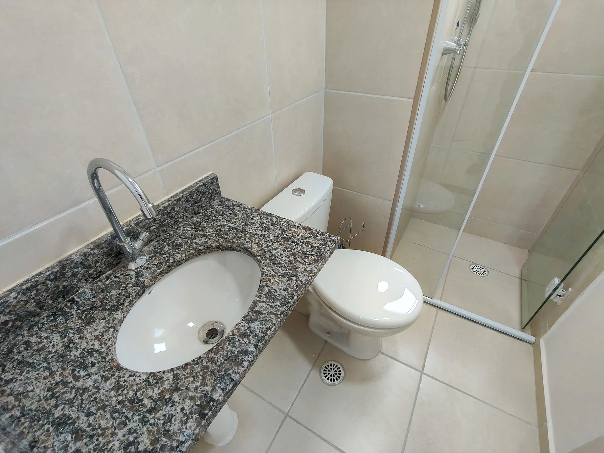 Apartamento com 2 quartos e varanda de vidro fechada — photo 35