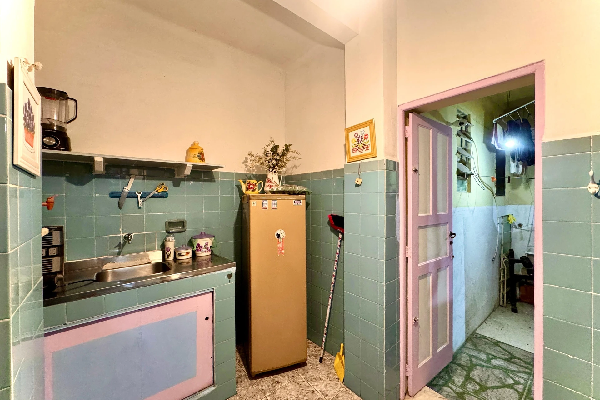 Furnished 1-bedroom apartment with pets allowed — photo 3