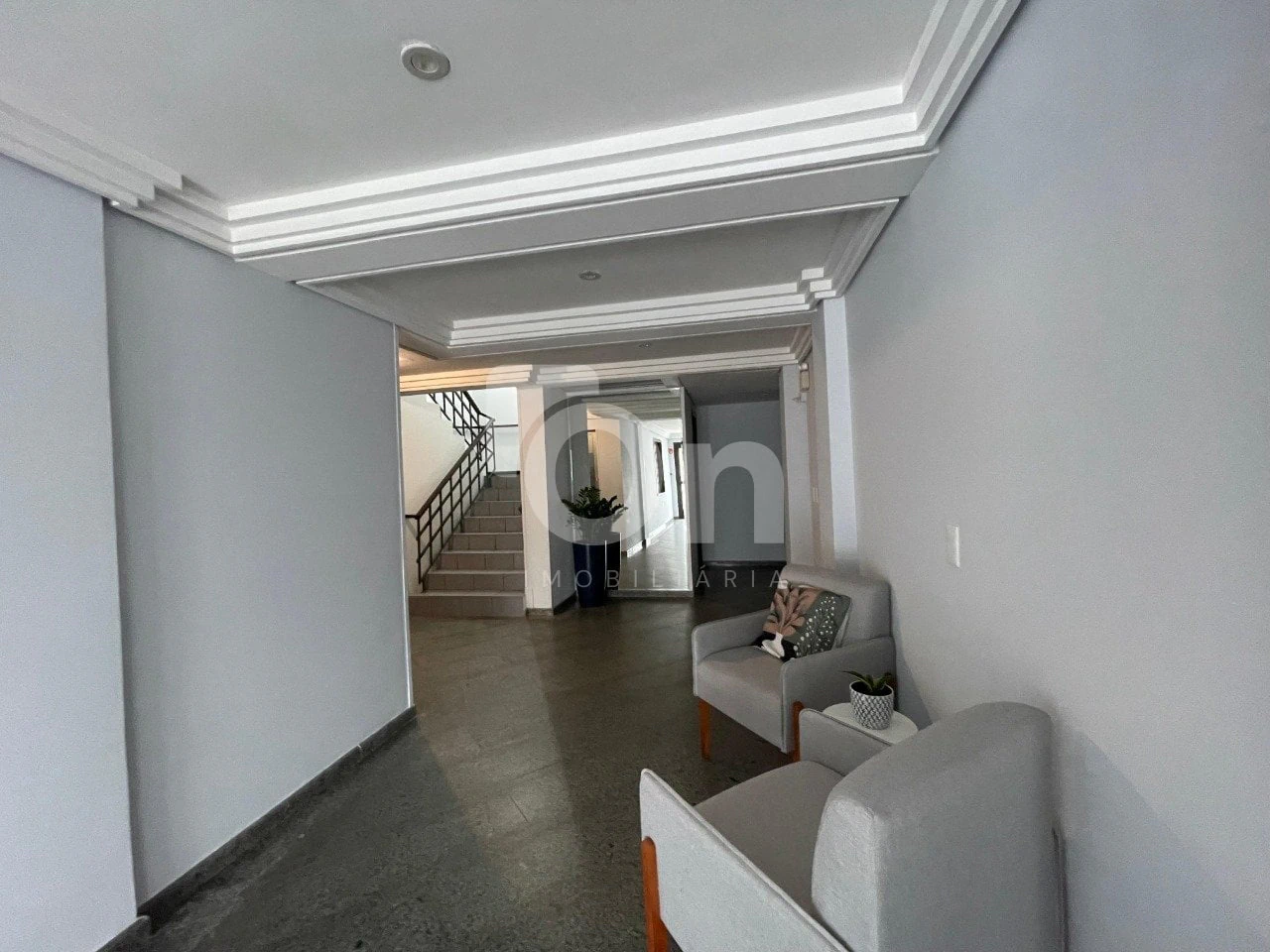 Apartment, 80 m², with wood or laminate floors — photo 3