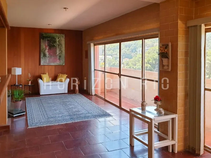 Furnished house, 800 m², with a bathtub — photo 48