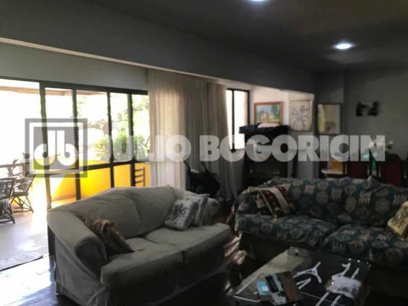 Furnished 167 m² apartment with 3 bedrooms and balcony — photo 9