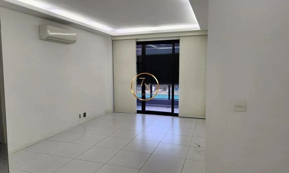 Unfurnished apartment with 4 bedrooms and closed kitchen — photo 15