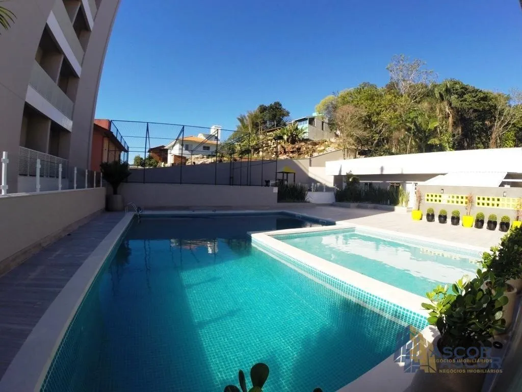 Balcony with a grill in a 2-bedroom apartment, 96 m² — photo 15