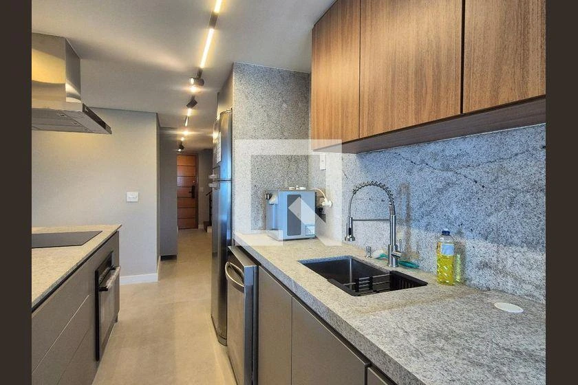 Furnished 3-bedroom apartment with balcony and views — photo 11