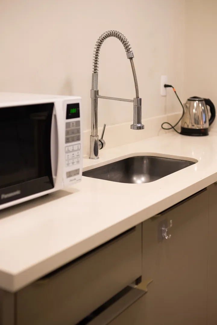 Furnished 55 m² apartment with open-plan gas kitchen — photo 16