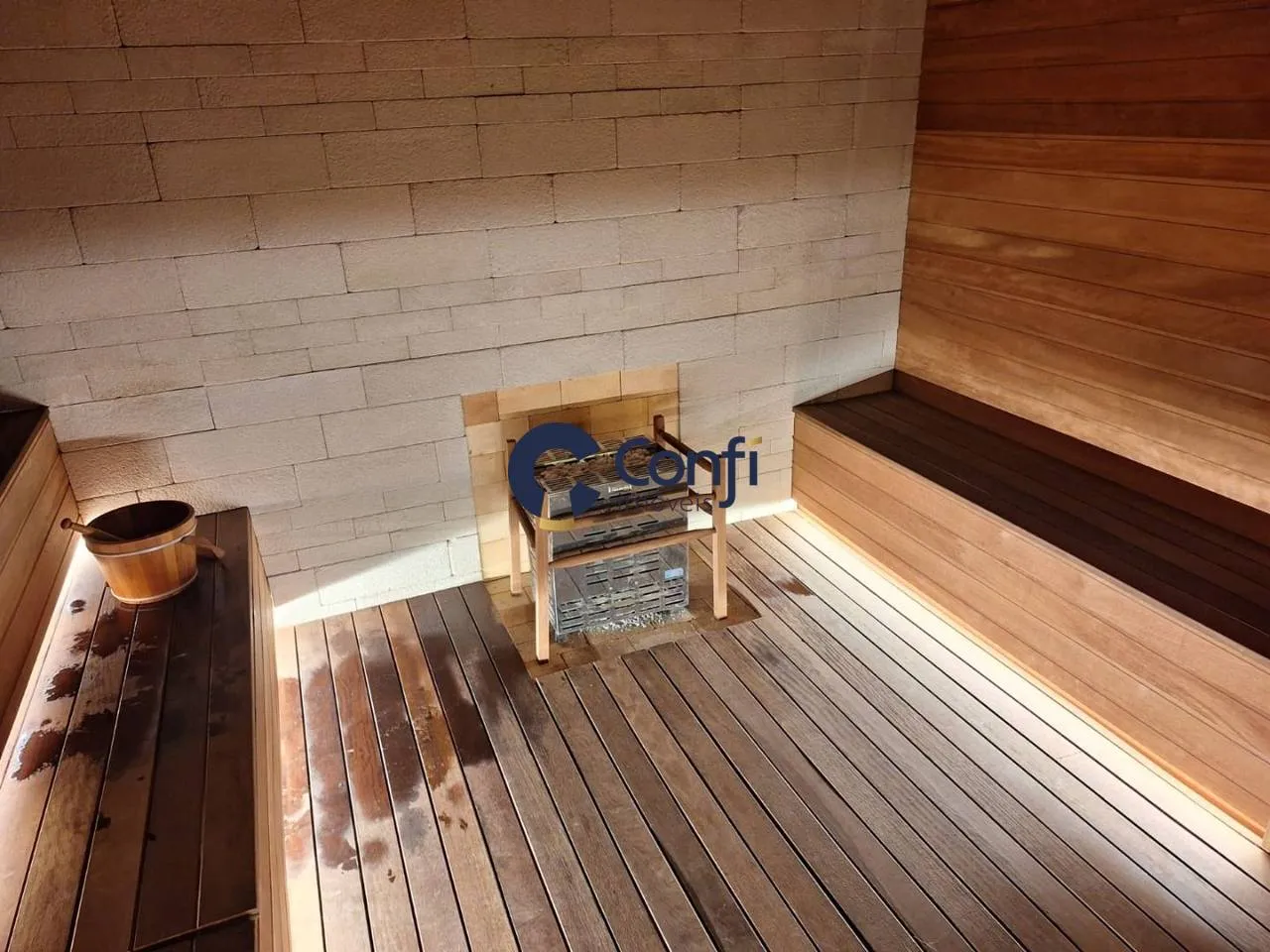 3-bedroom apartment with a grill on the balcony — photo 44