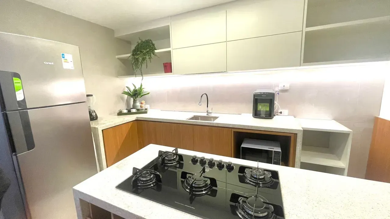 Furnished apartment with 2 bedrooms and open-plan kitchen — photo 4