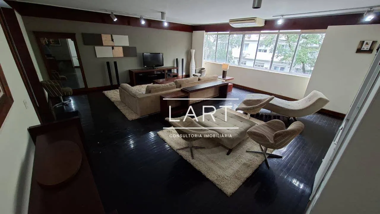 Rental apartment with 4 bedrooms and 280 m² — photo 9