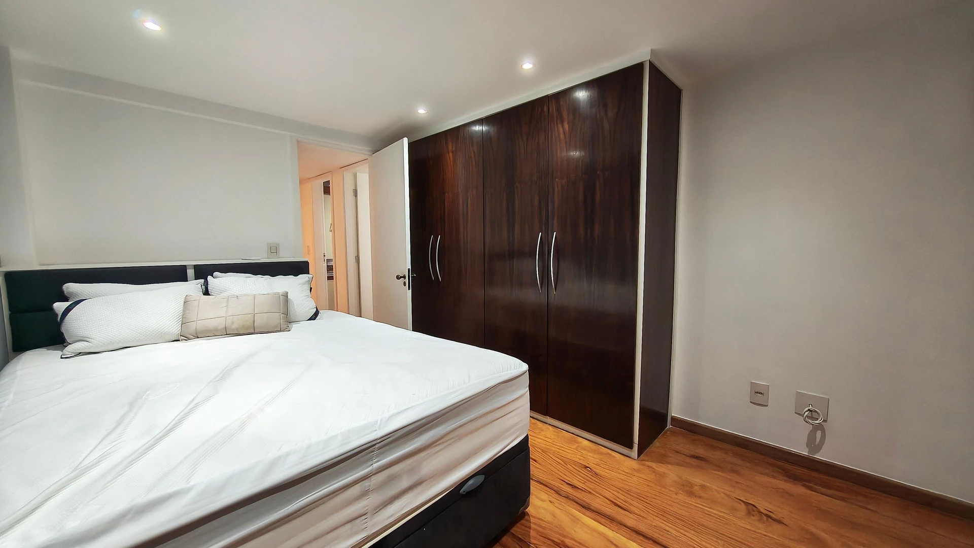 Washing machine in a 4-bedroom apartment, 205 m² — photo 13