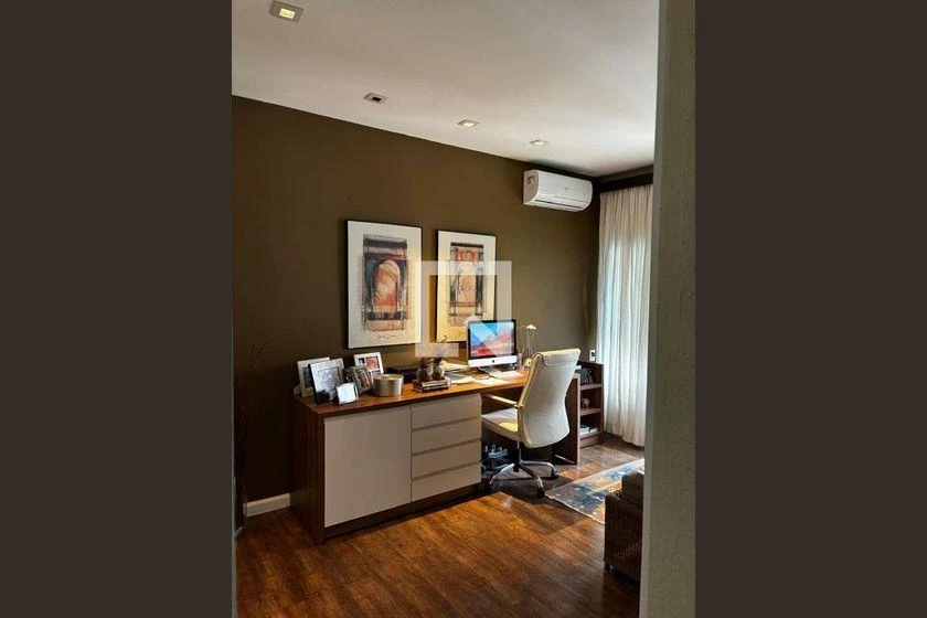 2-bedroom apartment with a water view — photo 13