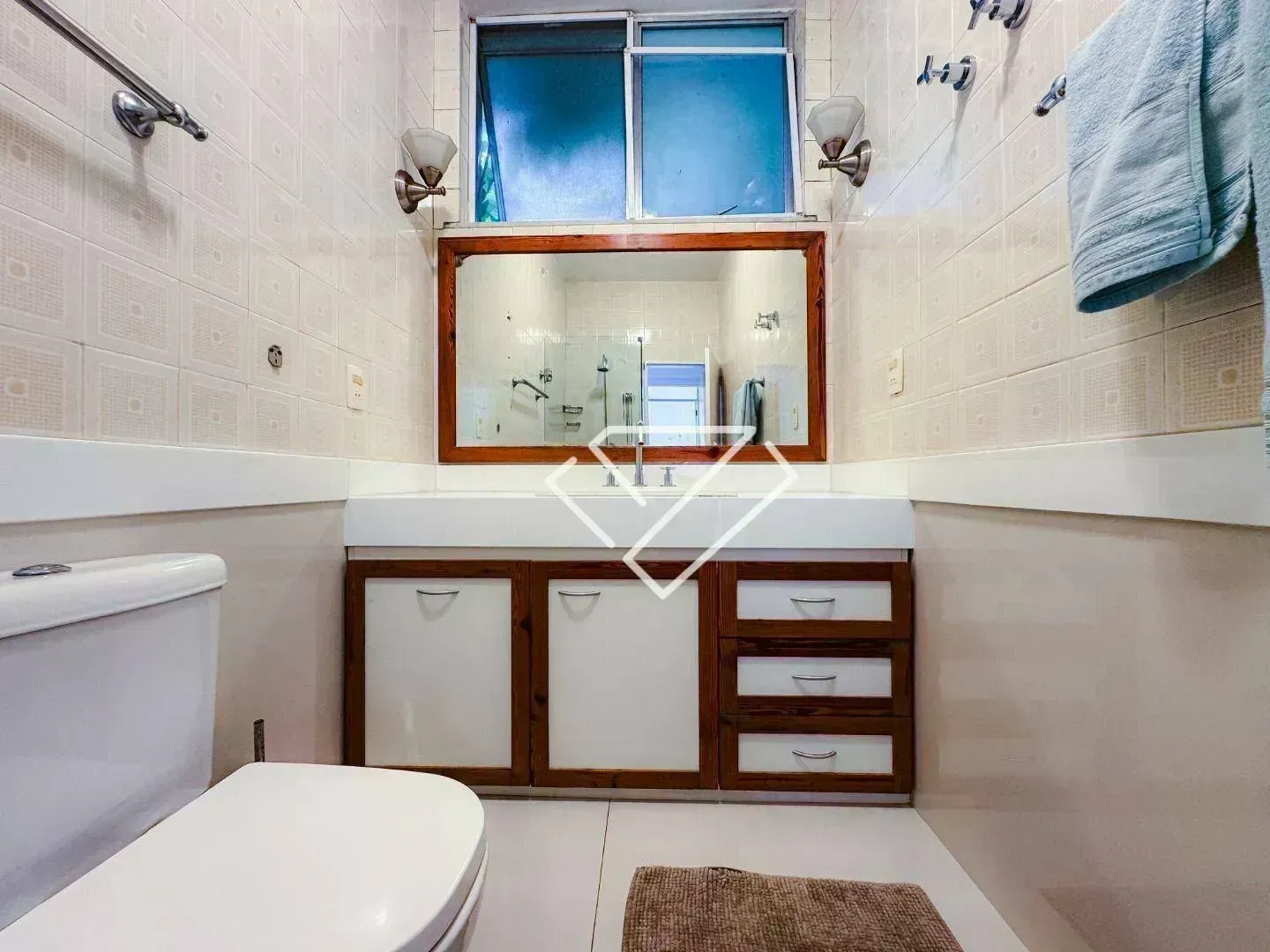 House with 3 bedrooms and 4 bathrooms on 600 m² — photo 27