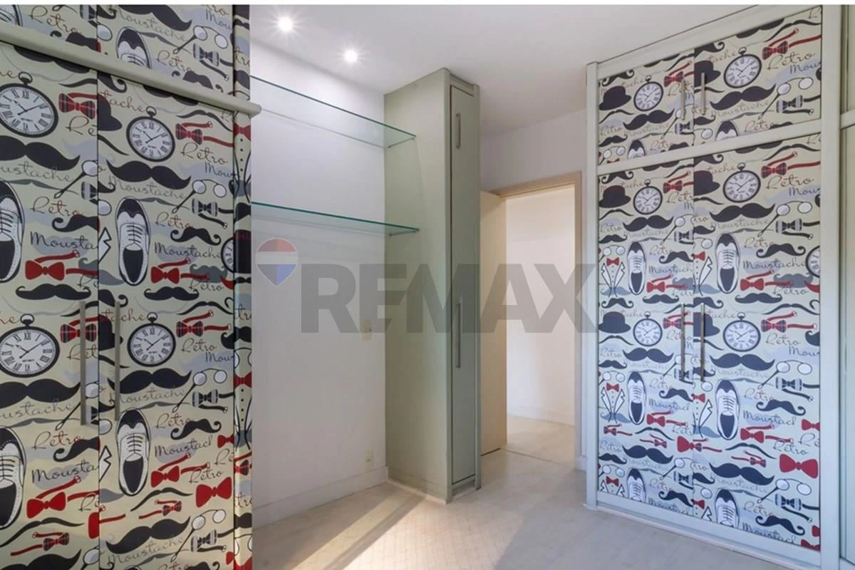 217 m² apartment with 4 bedrooms and balcony BBQ — photo 21