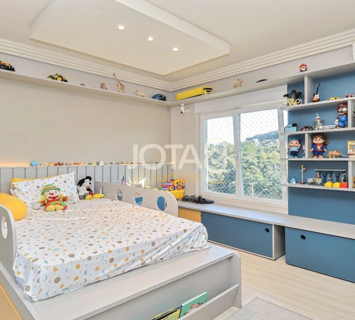 House with 5 suites, 8 baths and 6 parking spaces — photo 8