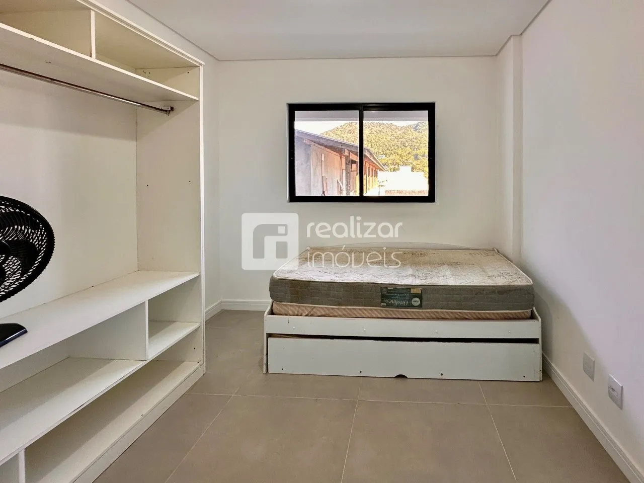 Furnished 2-bedroom apartment with integrated kitchen — photo 27