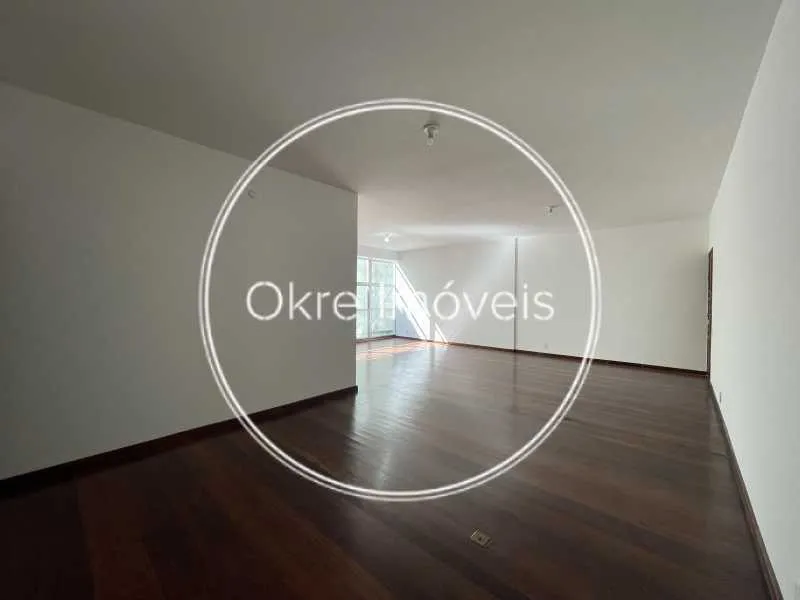 Квартира с 3 спальнями и сюит-ванной, 159 м² — photo 18