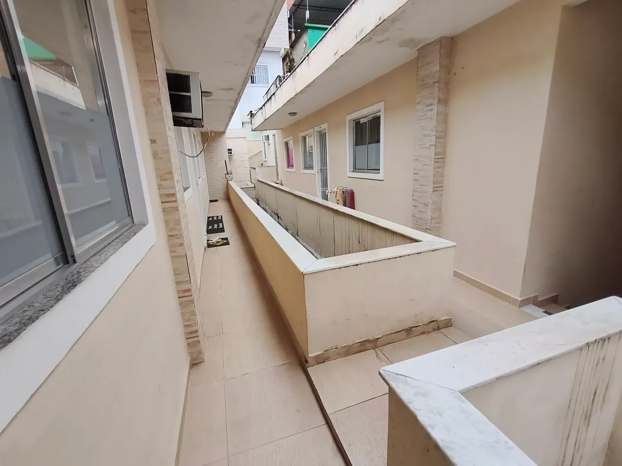 Furnished 2-bedroom apartment with open-plan kitchen — photo 2