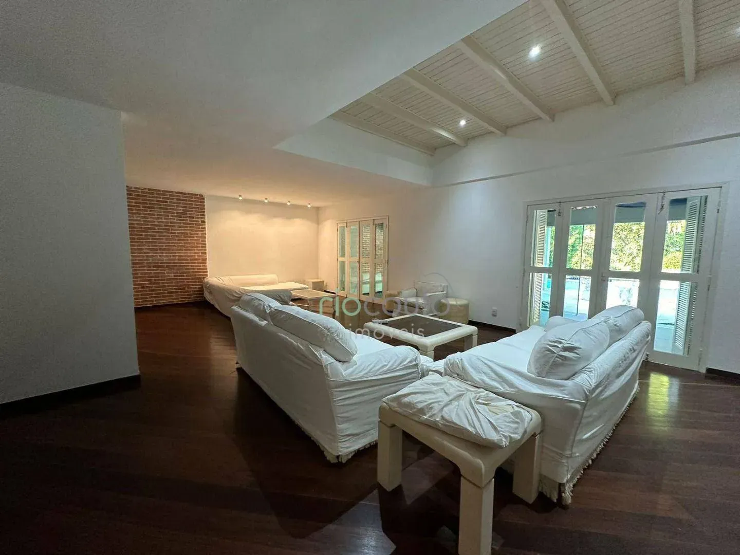Casa com 5 quartos, 990 m² e 2 vagas, perto das janelas — photo 120