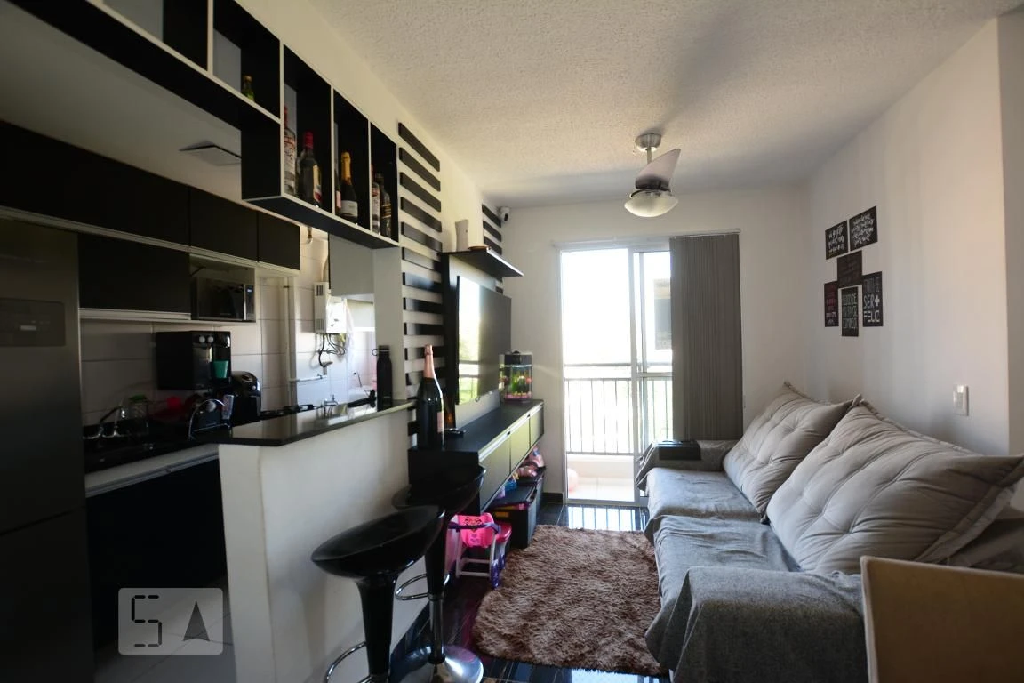 Apartamento mobiliado com 2 quartos e cozinha integrada