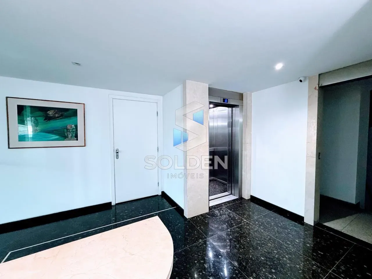 160 m² apartment with 3 bedrooms and 4 bathrooms — photo 40