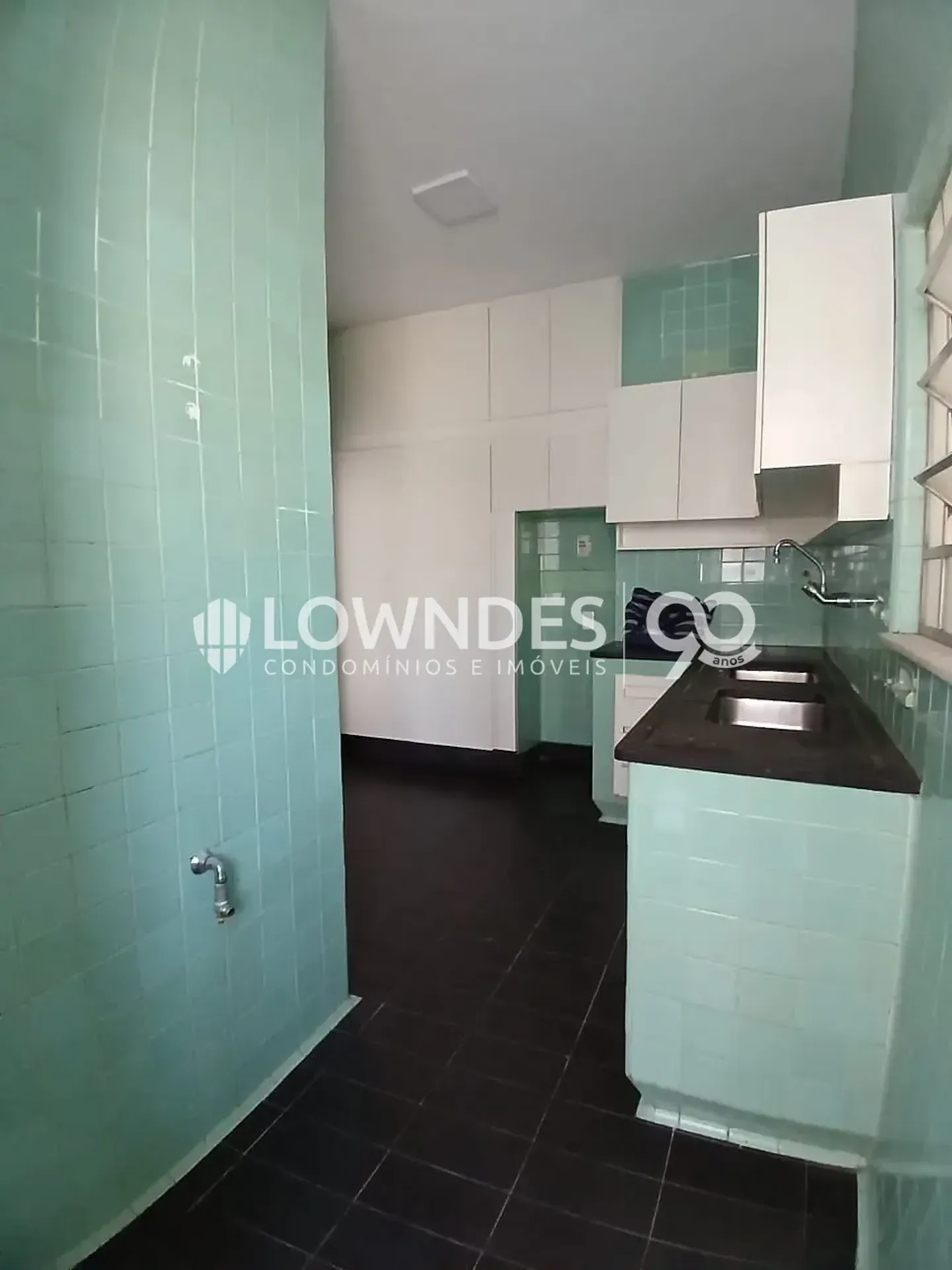 3-bedroom apartment with 1 bathroom and parking space — photo 32