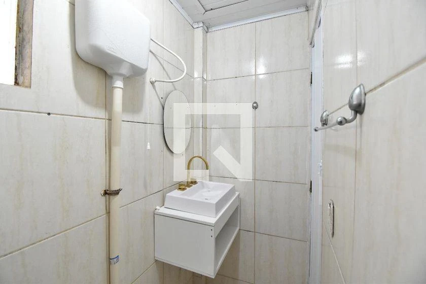 47 m² apartment with a walk-in closet and a home office — photo 19