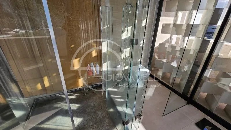 Мебльована квартира з 4 спальнями, 5 ванними і 4 місцями — photo 39