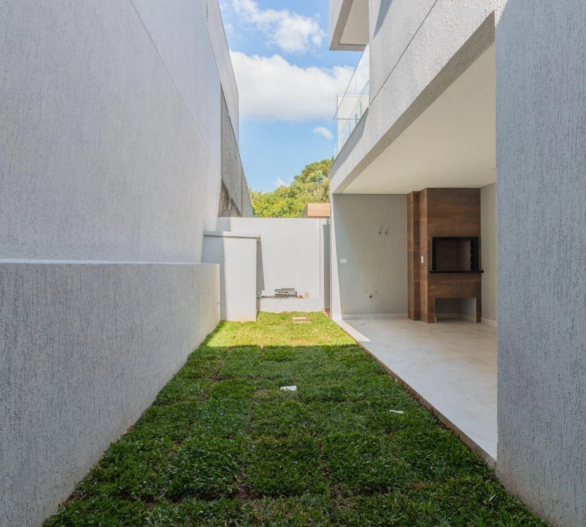 Modern house with 4 en-suite bedrooms and 6 parking spots — photo 7