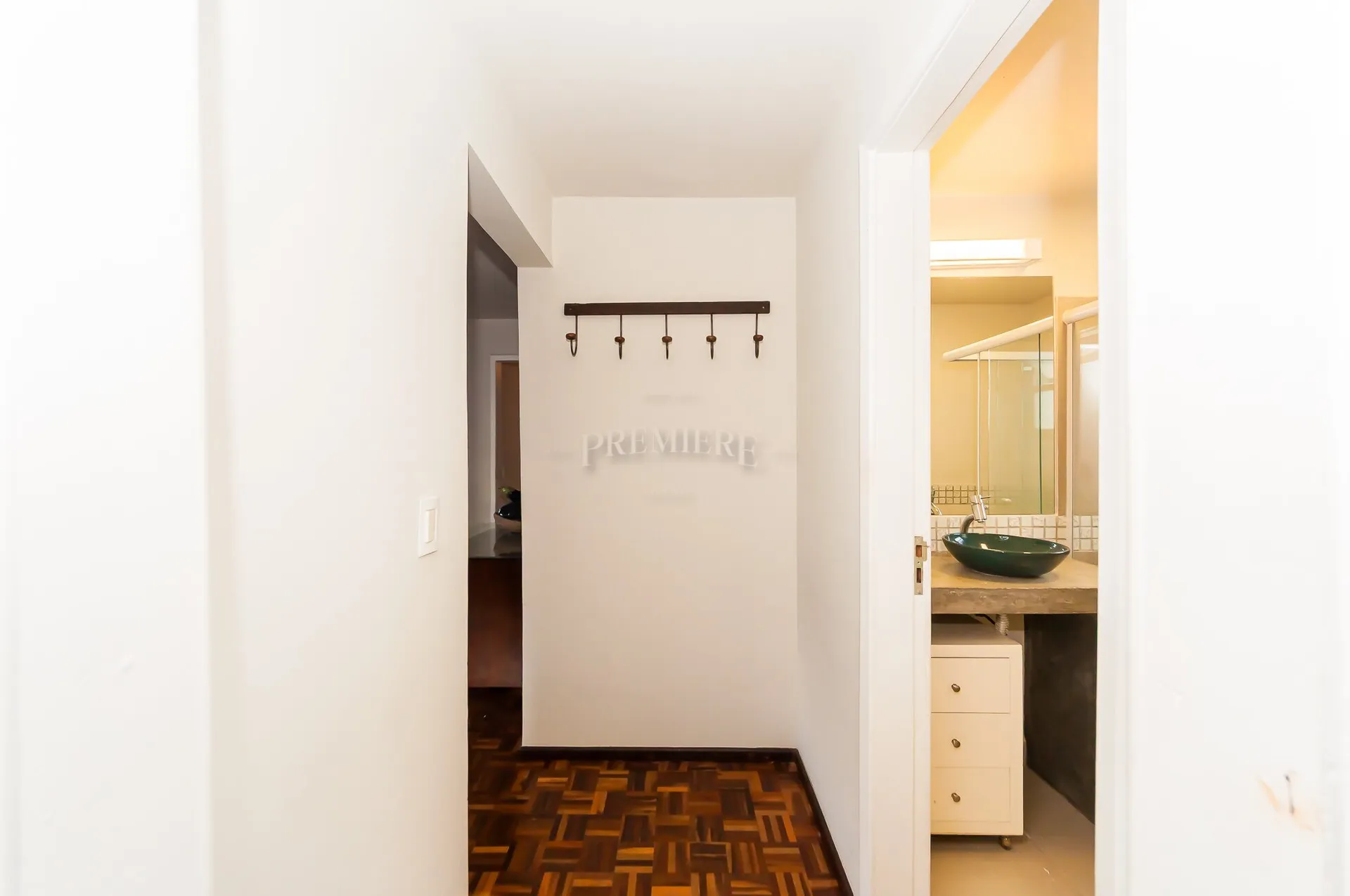230 m² unfurnished apartment with 4 bedrooms and private garden — photo 11