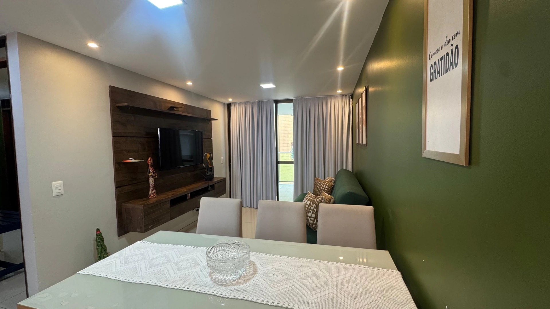 2-bedroom apartment with a suite and 1 parking spot — photo 4