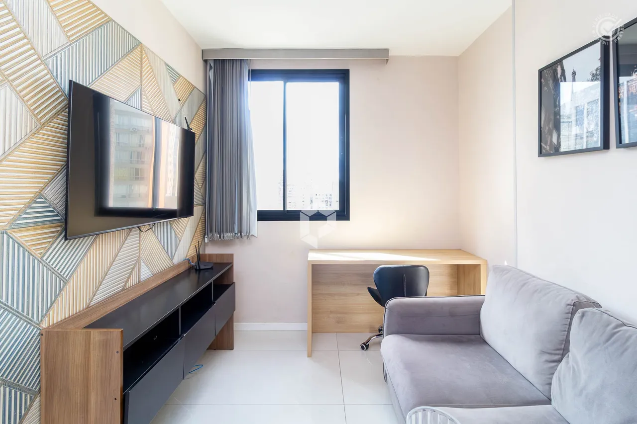 1-bedroom apartment with an open-plan kitchen — photo 5