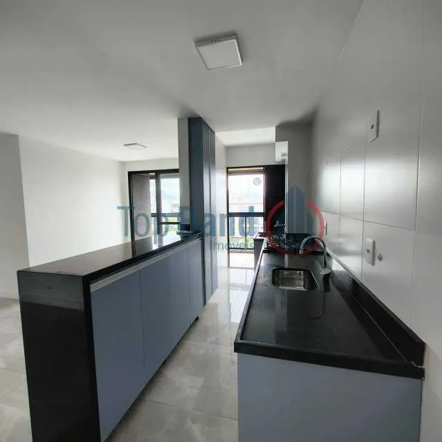 Apartment on the 3rd floor with a glass-enclosed balcony — photo 5