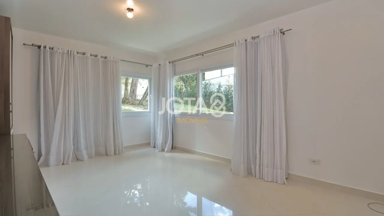 House with 5 bedrooms and a balcony in 370 m² — photo 10