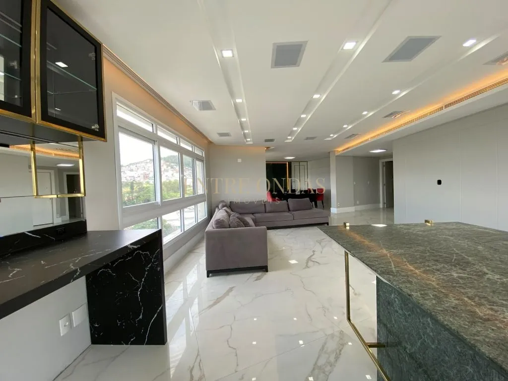Вид на воду та 4 спальні: квартира 304 м² — photo 18