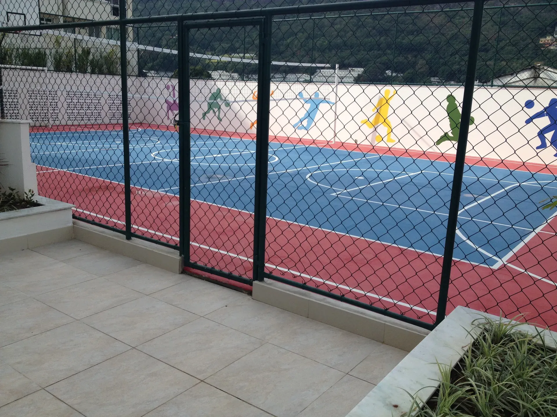 107 m² apartment with 4 bedrooms and 2 parking spaces — photo 27