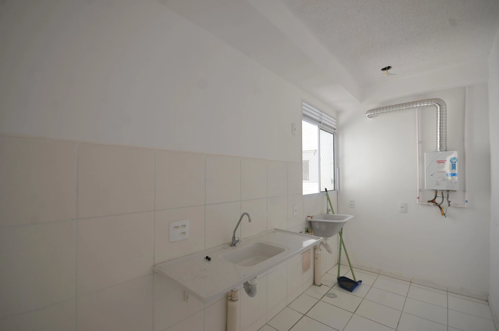 2-bedroom apartment with a private garden — photo 15
